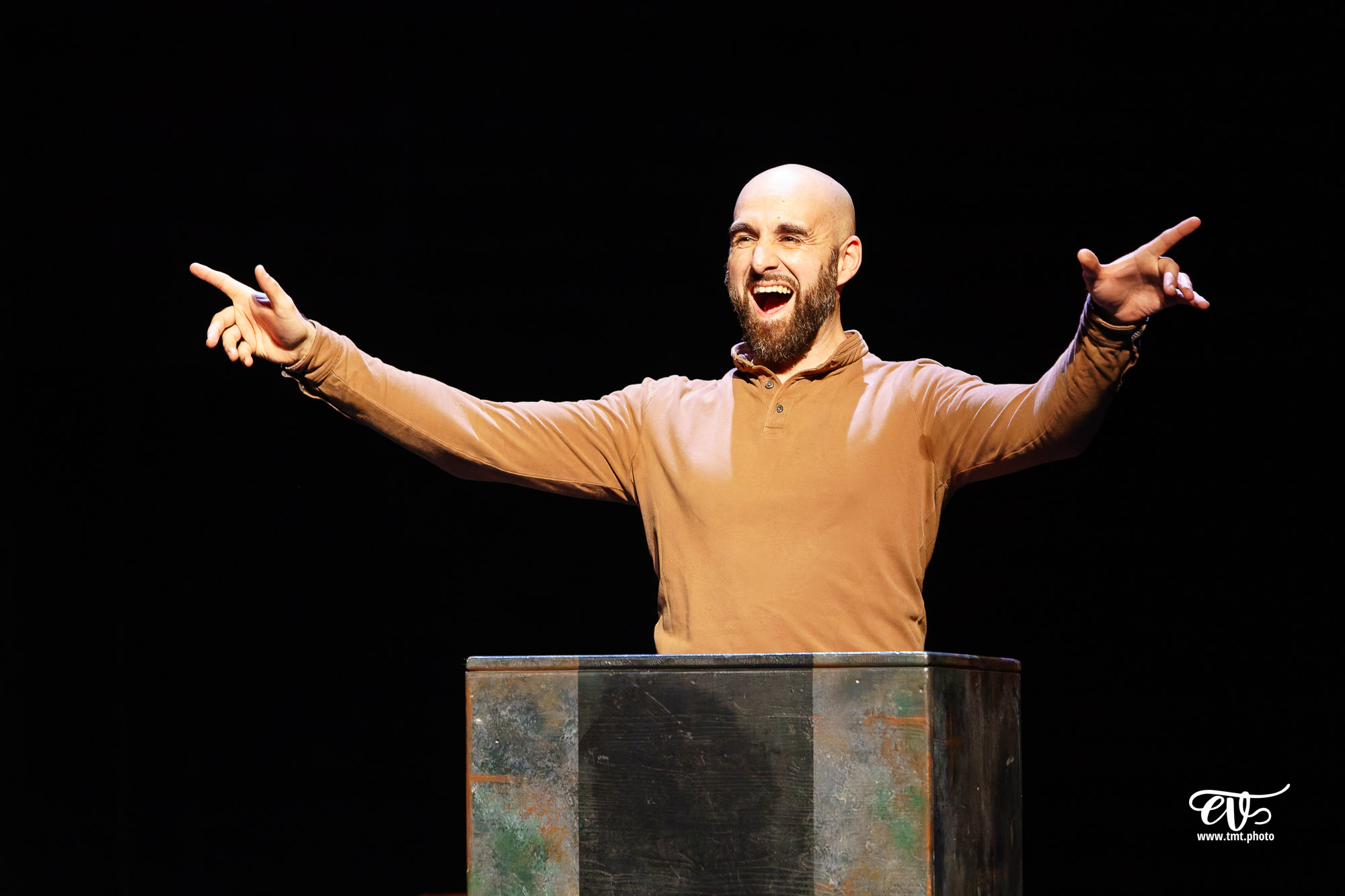 FEMME NON RÉ-ÉDUCABLE (CHOUETTE COMPAGNIE)